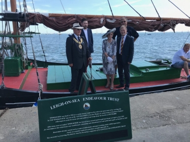 Sir David joins with residents at local regatta  